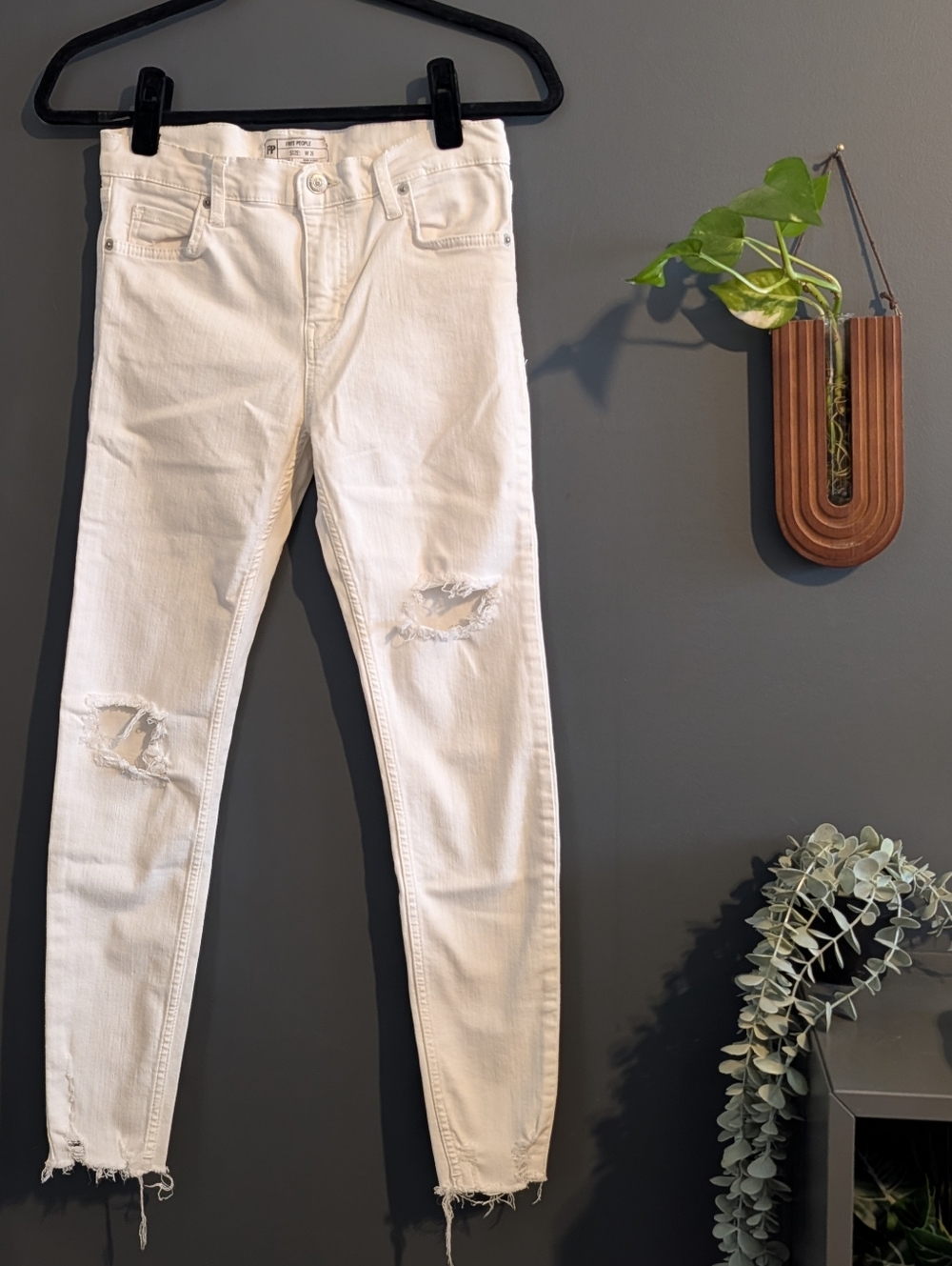 Free People - White Distressed Women's Skinny Jeans